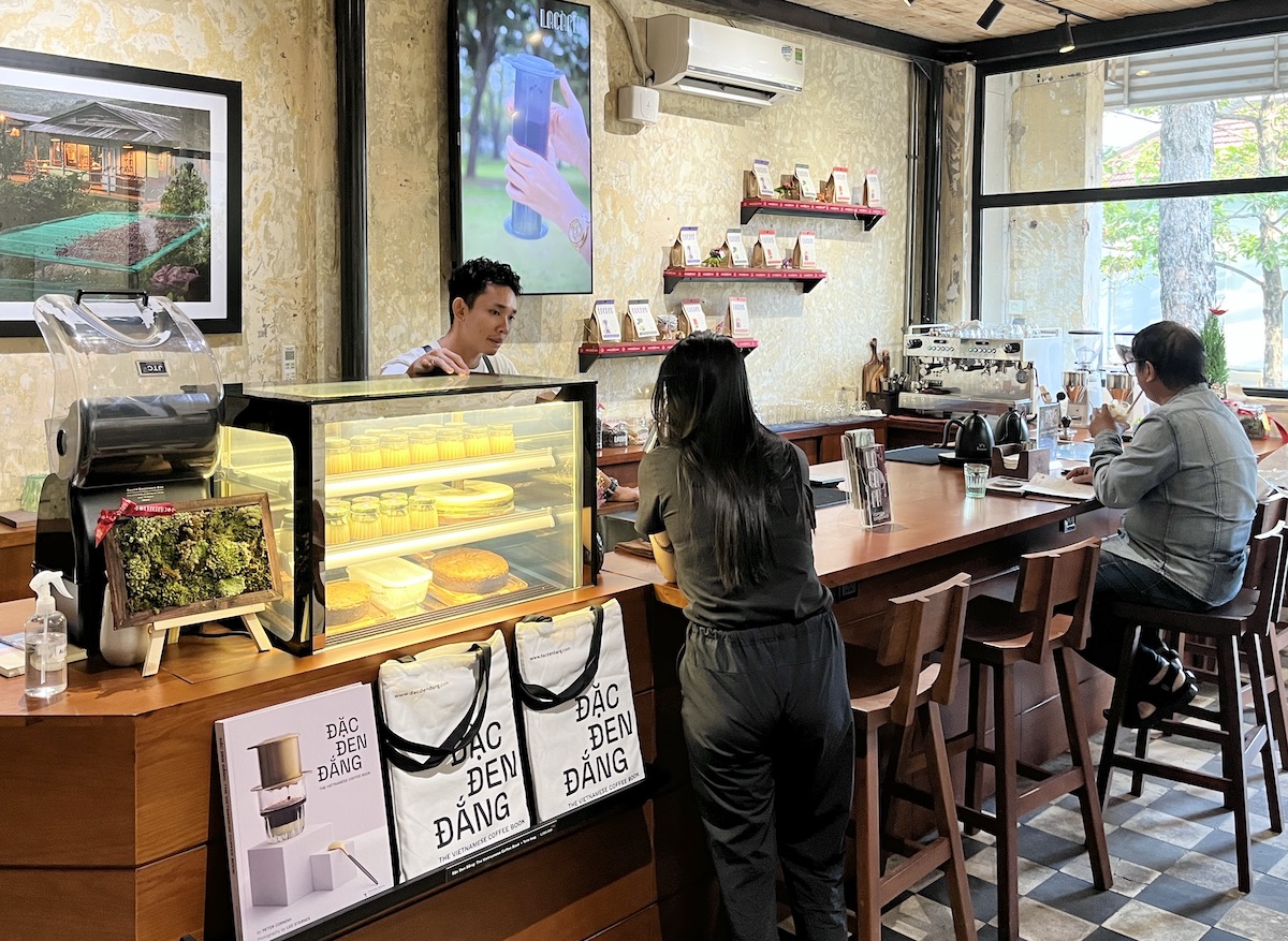 Bùng nổ cà phê trực tuyến – Khi ngành F&B Việt Nam tìm thấy “mỏ vàng” trên mạng xã hội